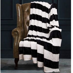 Luxurious Black and White Striped Queen Full Throw Blanket 90 in by 90 in